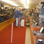 Enthusiasts discuss the wireless equipment